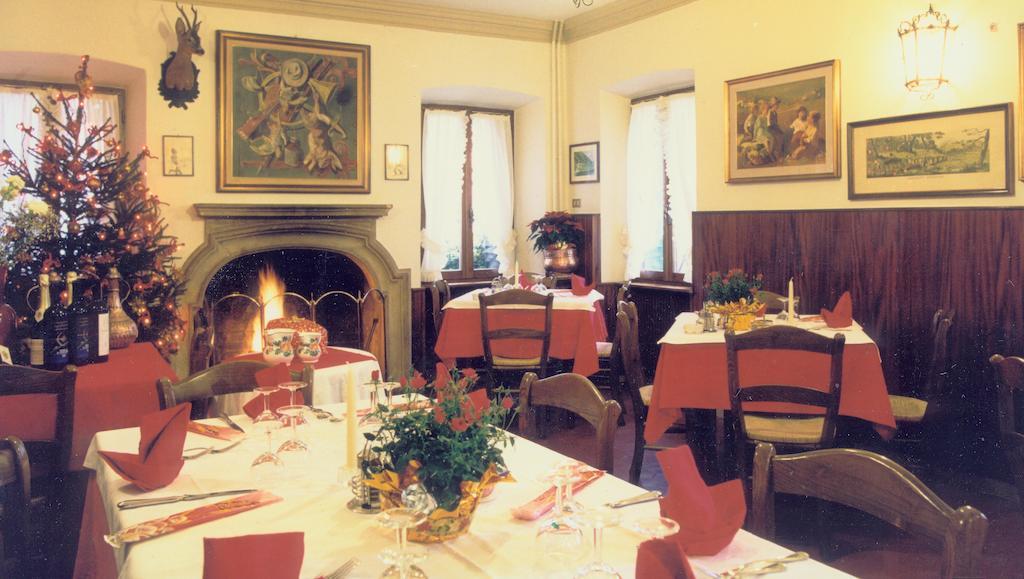 Albergo Ristorante Ai Pini Tarzo Exterior photo