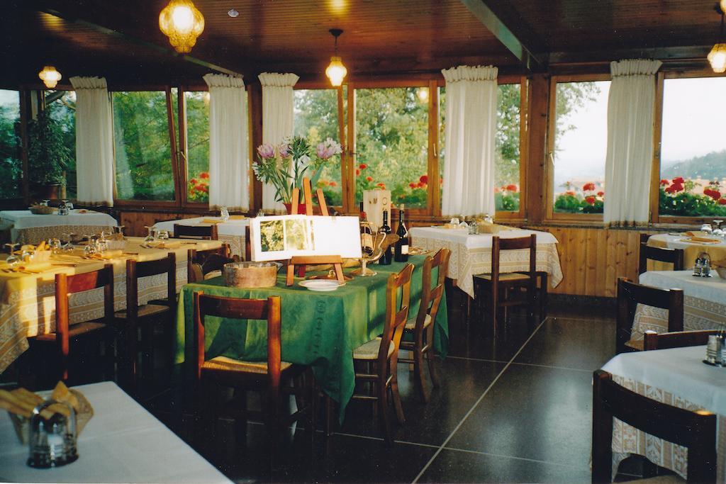 Albergo Ristorante Ai Pini Tarzo Exterior photo